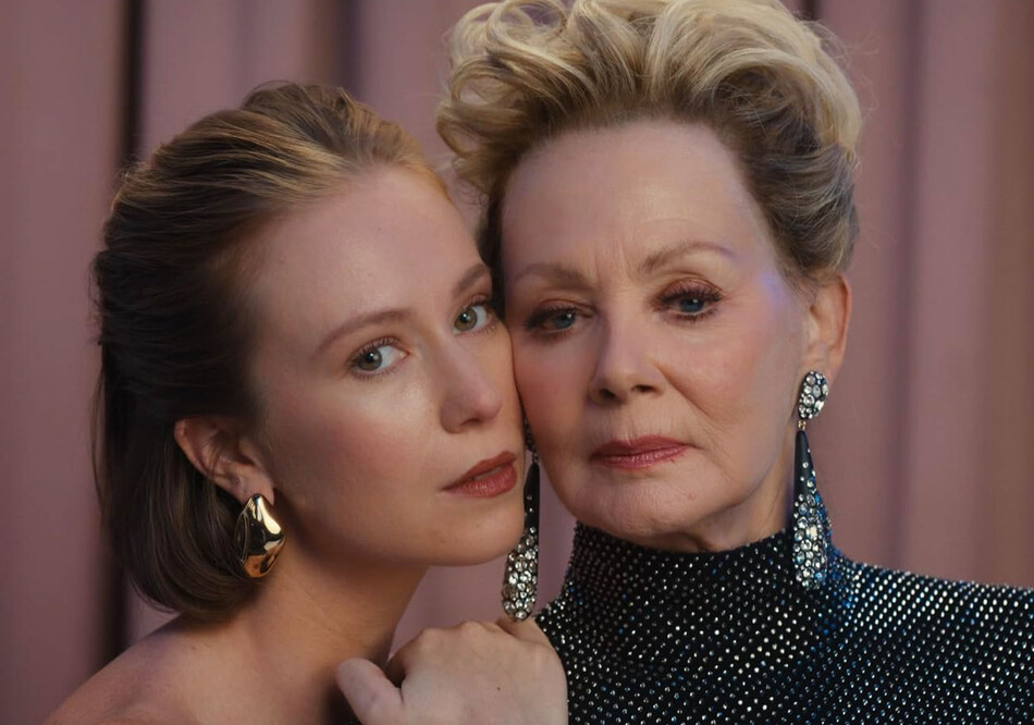 Hannah Einbinder and Jean Smart in Hacks. (2025 HBO / IMDb)